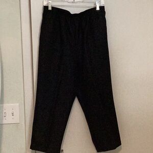 Alfred Dunner Women’s pull-on pants. Size 12P, Black, elastic waist.